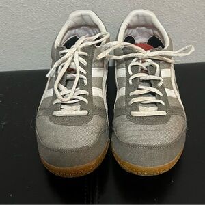 Onitsuka Tiger ASICS sneakers (fit like sz 8)